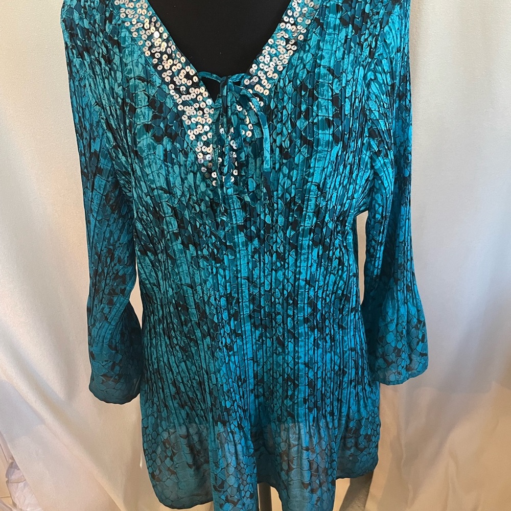 Women’s Sequence Pleated Top // Gently Worn//Brand-Fashion Bug